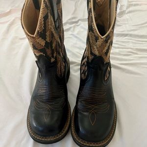 Hardly worn Ariat boots